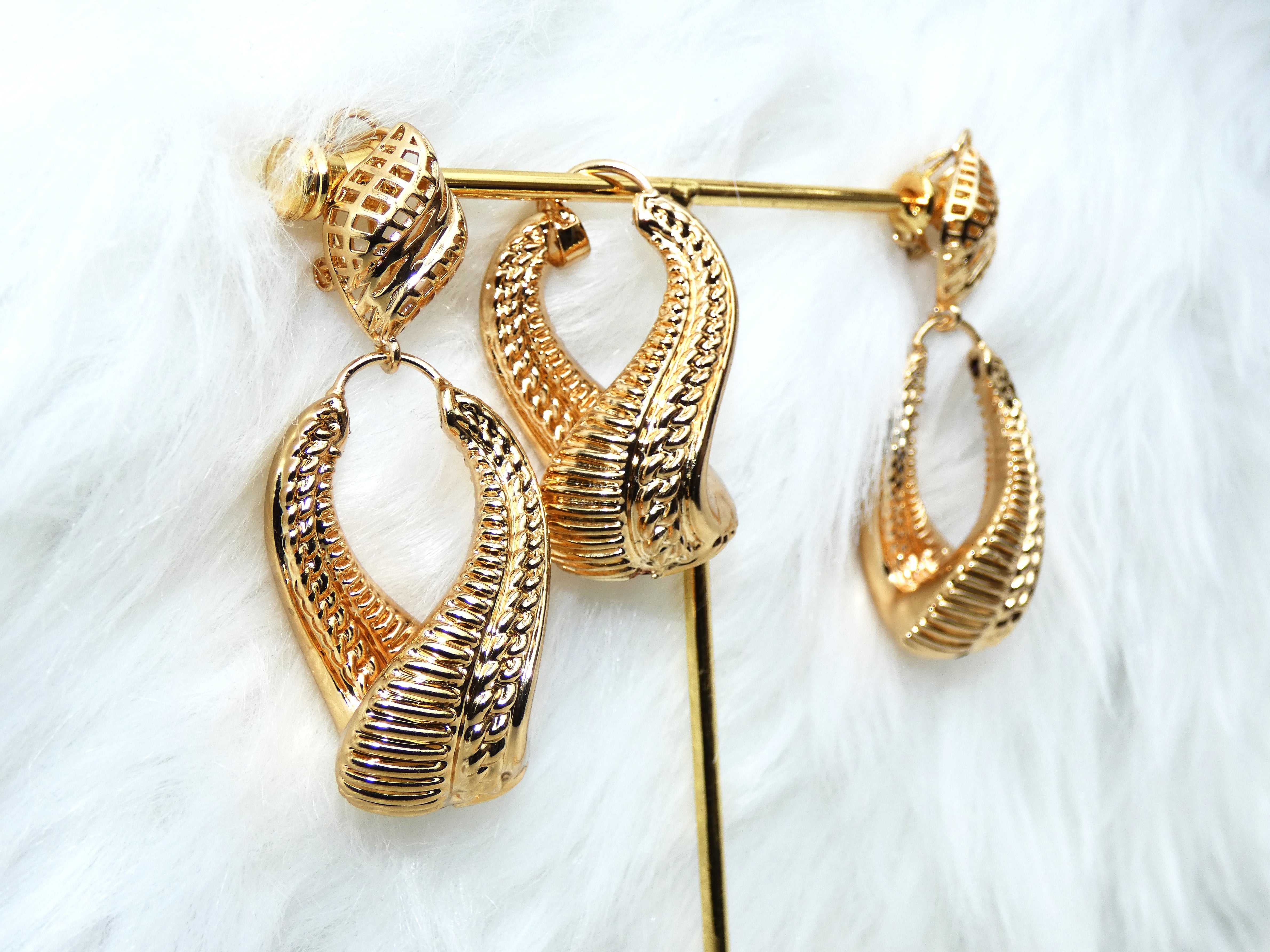 Elongated 18k Gold Inspired Bold Party Celebrant Necklace Jewellery UK   PrestigeApplause Jewels