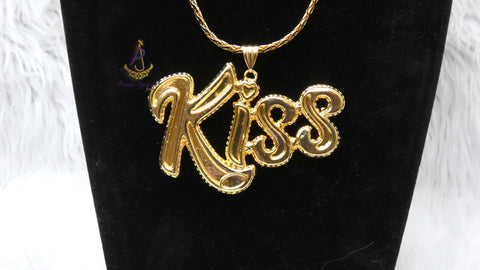 Kiss Pendant Twist Italian Gold Plated Unisex Necklace Elegant Jewellery for Men & Women | Gift