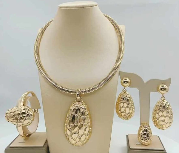 New Fashion Stylish Antique Gold Polish  Pendant Set For Women
